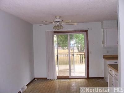 5th image of 11241 Hampshire Ct W