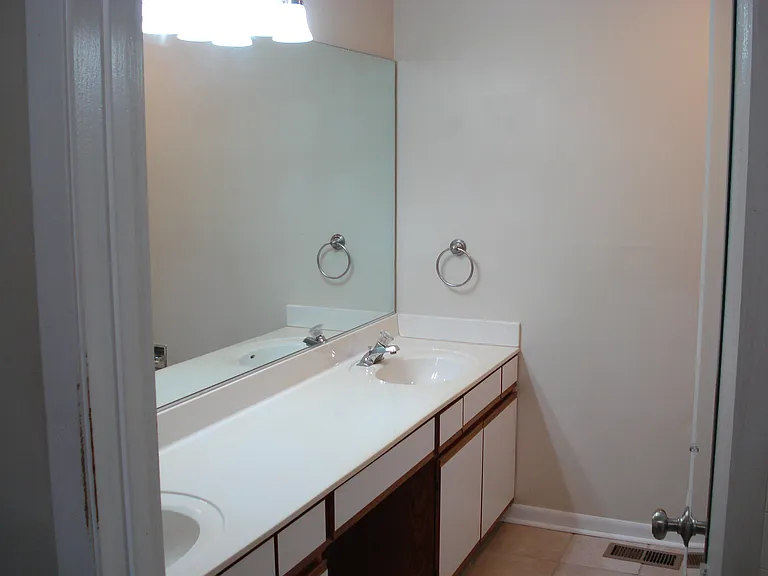 906 W Happfield Dr #906 — Photo 6