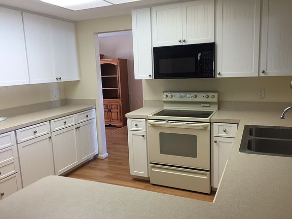 2nd image of 210 Greenwoods Dr