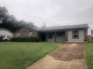 5883 Cherokee Dr, Horn Lake, MS 38637