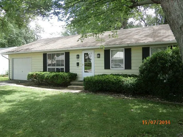 912 Skyline Dr photo 1