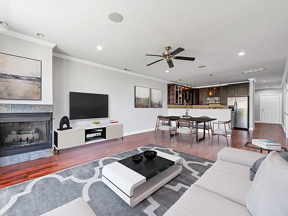 3rd image of 825 N Hudson Ave Unit 3A
