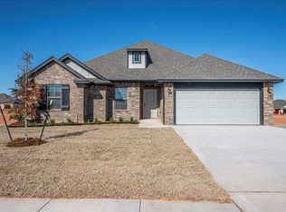 2025 W Crossbow Way, Mustang, OK 73064