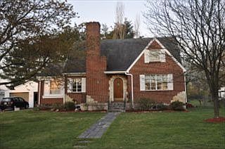 2nd image of 3542 Evelyn Dr