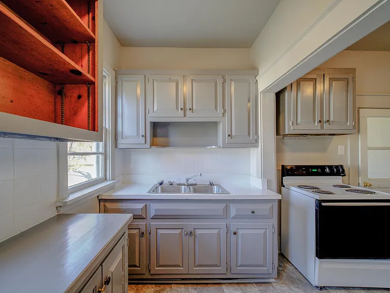 2415 Lancelot Ave — Photo 6