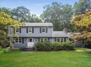 407 Spring Water Ln, New Canaan, CT 06840