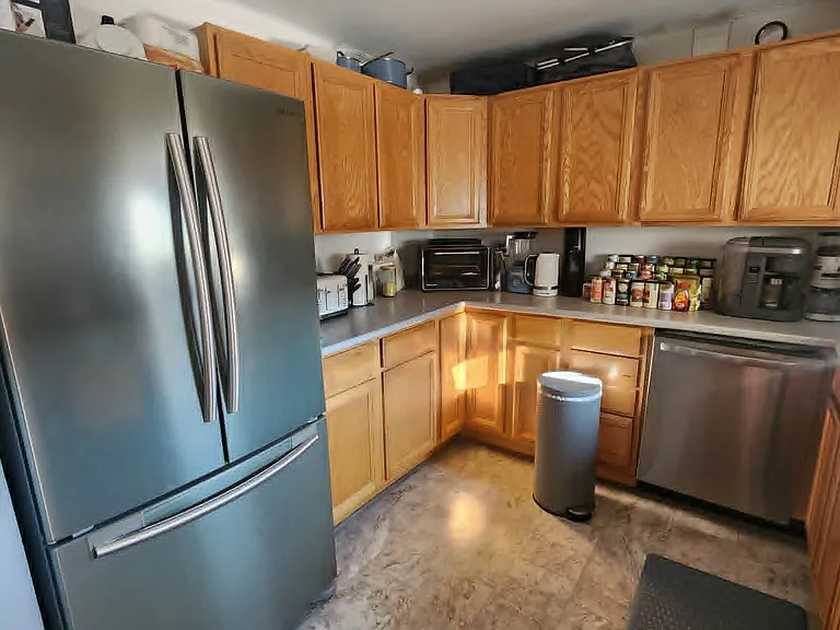 622 Essex St — Photo 10