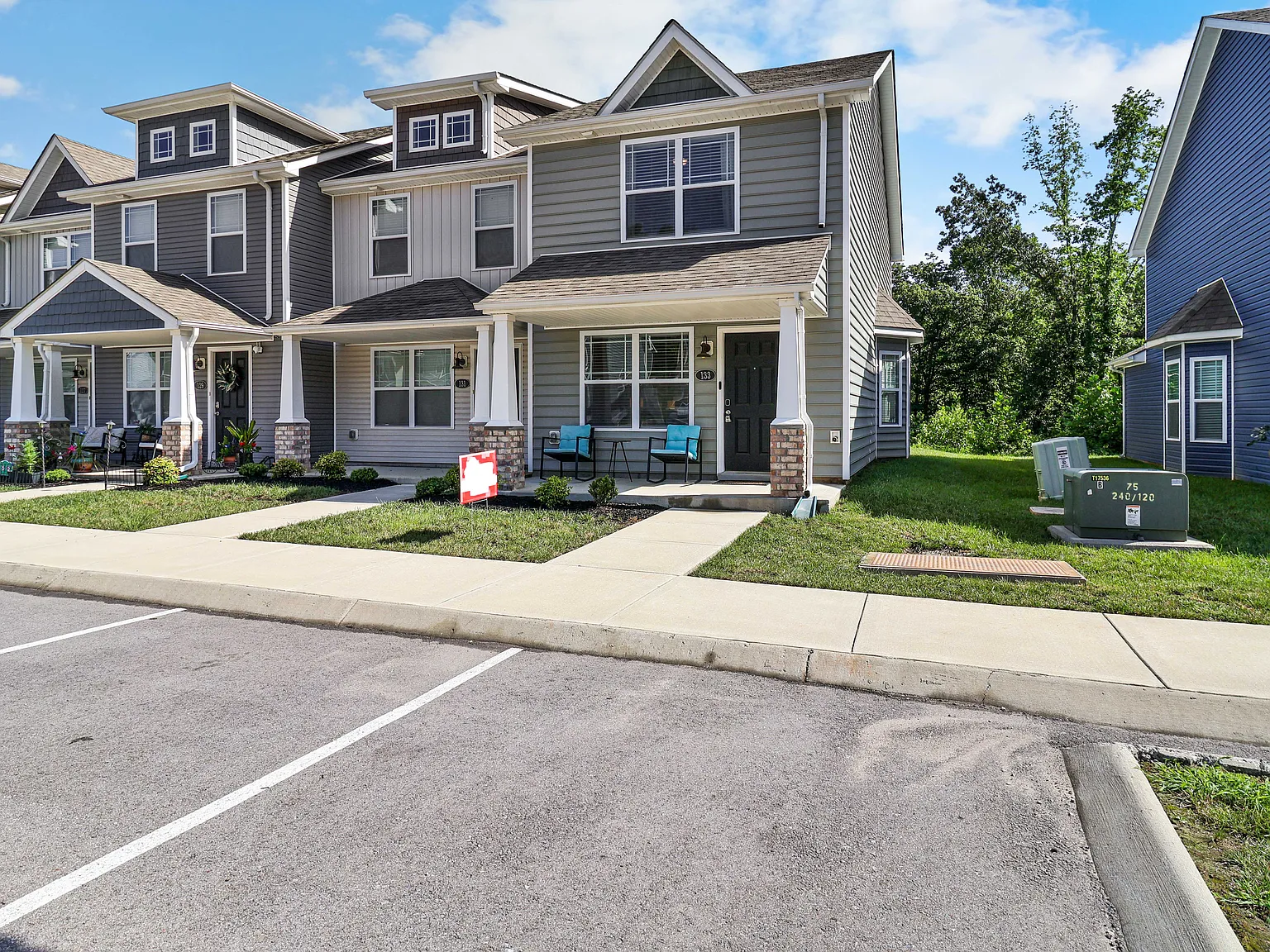 2 bed, 2.5 bath, 1224 sqft, $1,300 — Photo 3