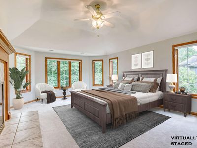W263N2350 Deer Haven Dr, Pewaukee, WI, 53072