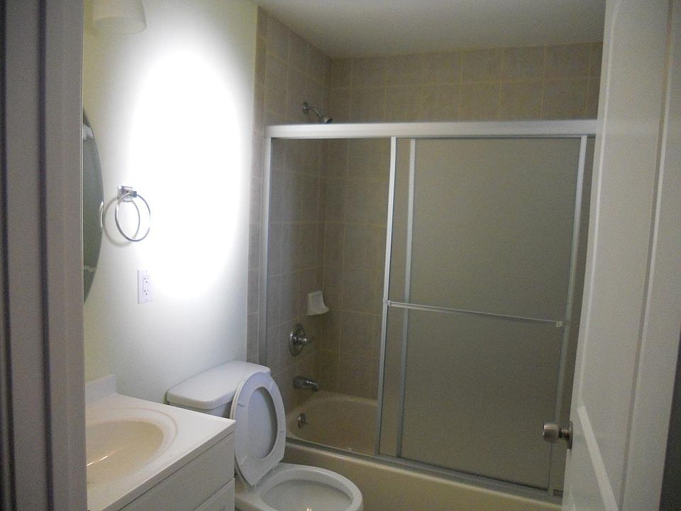 2nd image of 491 S 7th St APT 2