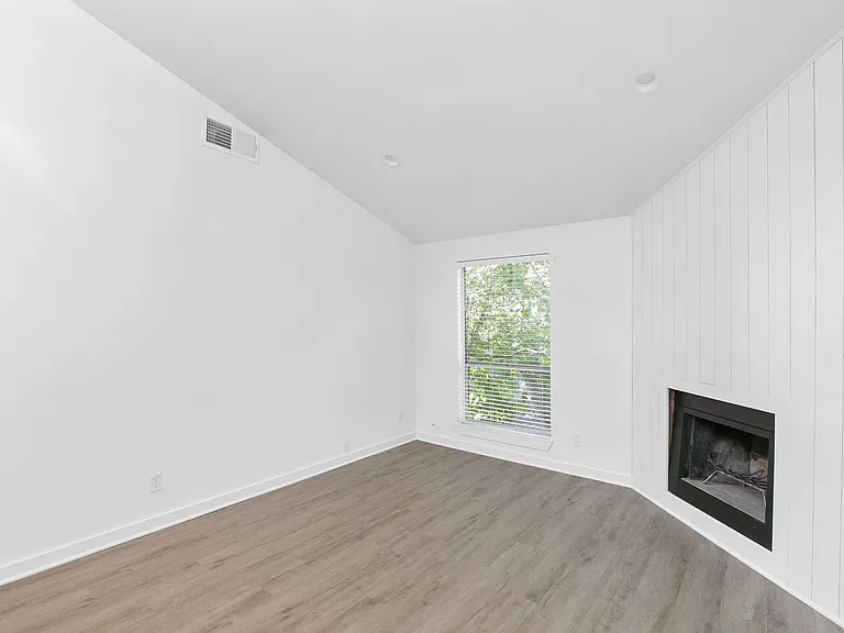 Caribou Apartments — Photo 18