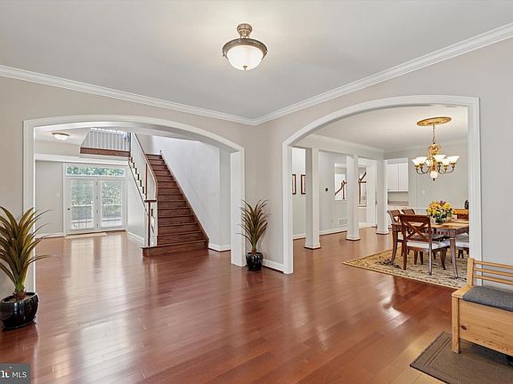 5th image of 1375 Sloan Way