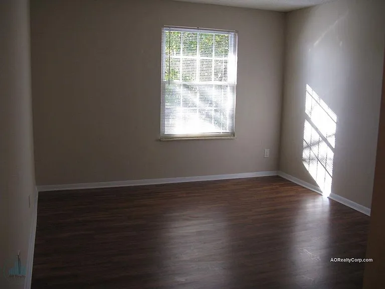 West Hills Village Apartments — Photo 7