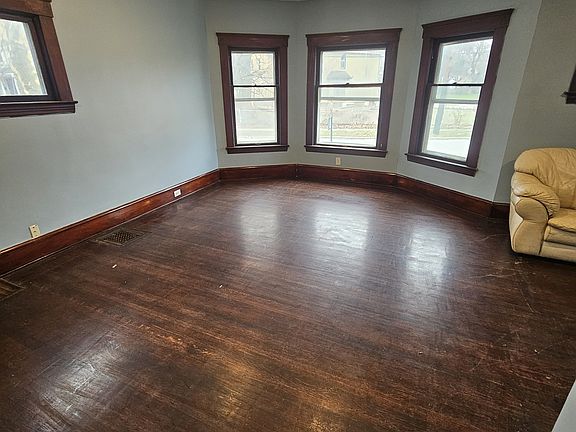 3rd image of 1155 Ansel Rd