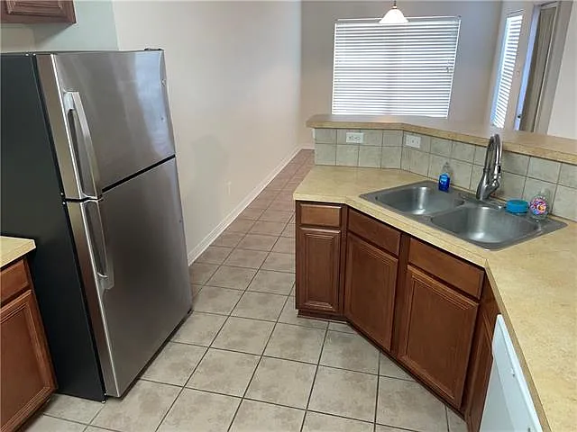 538 Moore Blvd — Photo 3