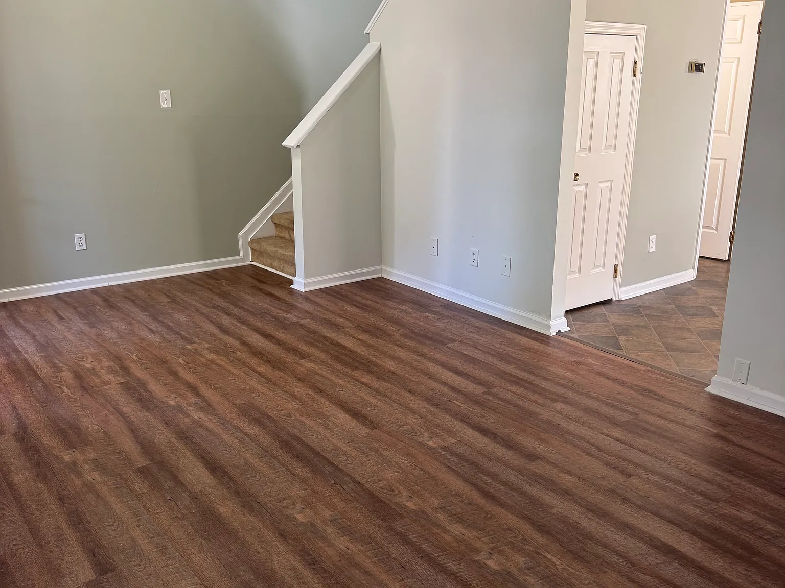 3 bed, 1200 sqft, $1,650 — Photo 1