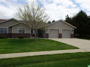 310 N Washington Ave, Sheldon, IA 51201