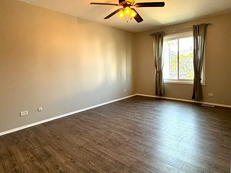 476 Harrison Ct — Photo 10
