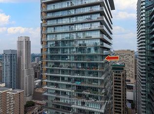 33 Charles St E #3902, Toronto, ON M4Y0A2
