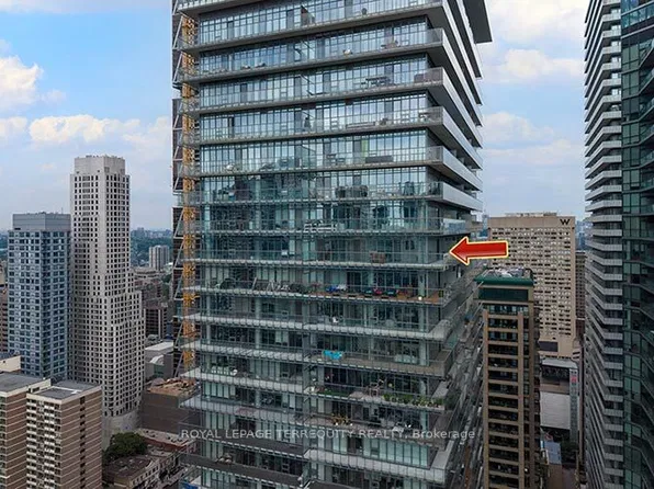 33 Charles St E, Toronto, ON