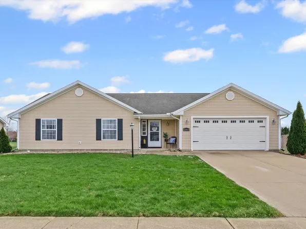 2003 Macintosh Ln, Monticello, IL 61856