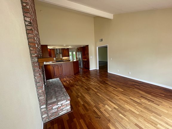 4th image of 726 Santa Rufina Dr