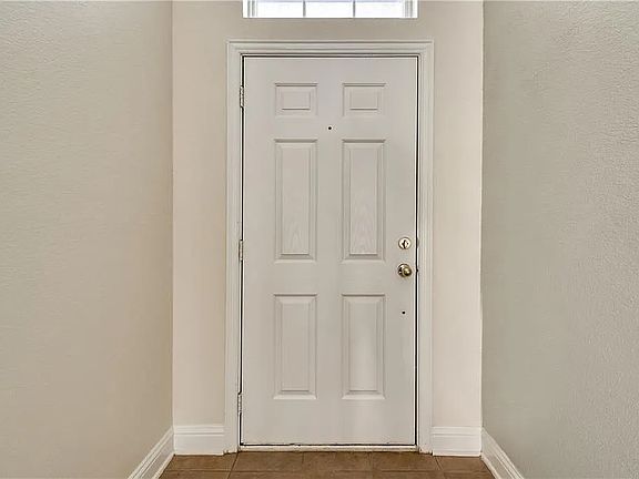 2nd image of 5121 Stonecrest Dr