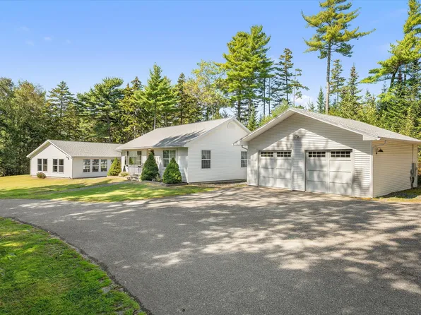 6 Artist's Way, Lamoine, ME 04605