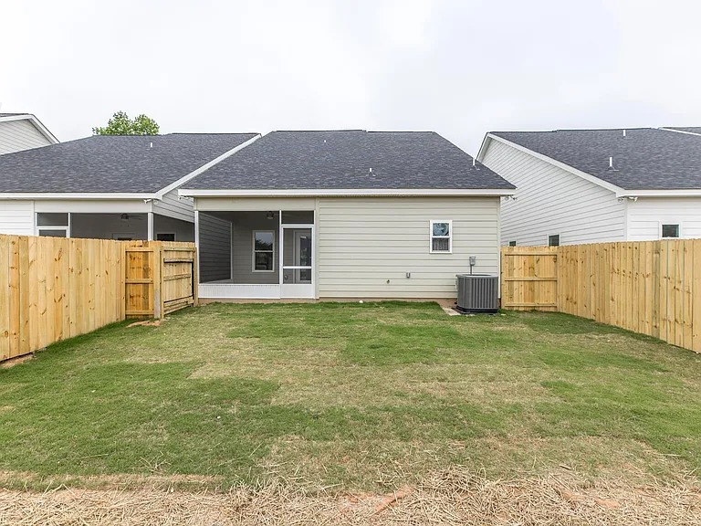 106 Leisure Pointe Cv — Photo 29
