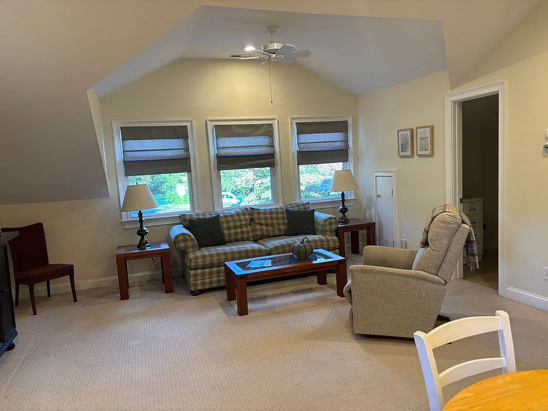 1 bed, 1.0 bath, 850 sqft, $2,500 — Photo 2