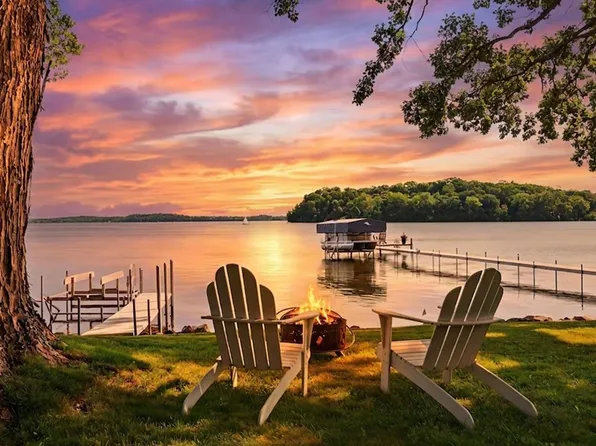 12 Point Dr, Waconia, MN 55387