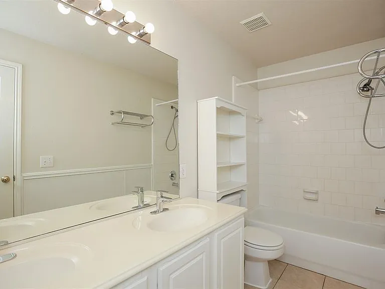 20502 Pioneer Bend Ct — Photo 27
