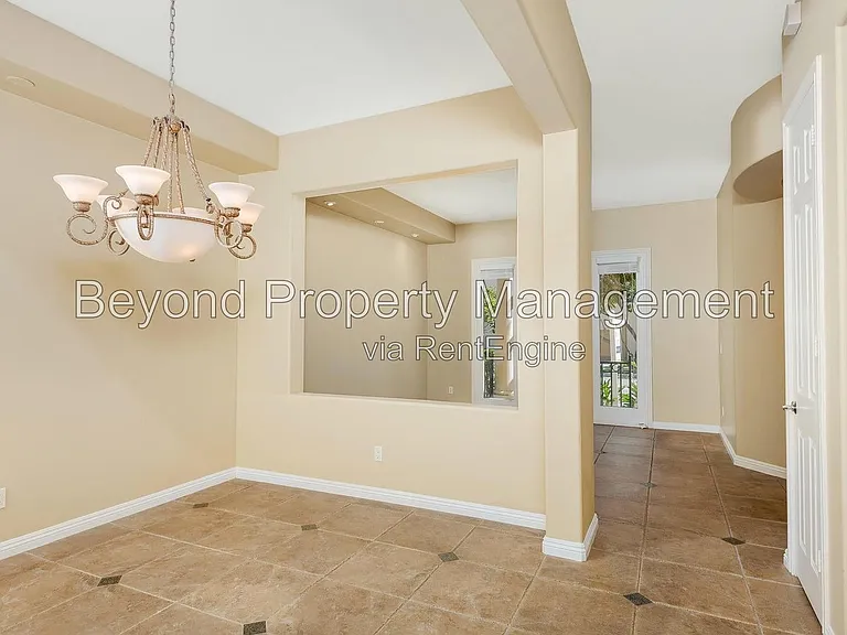 2947 Farragut Rd — Photo 8