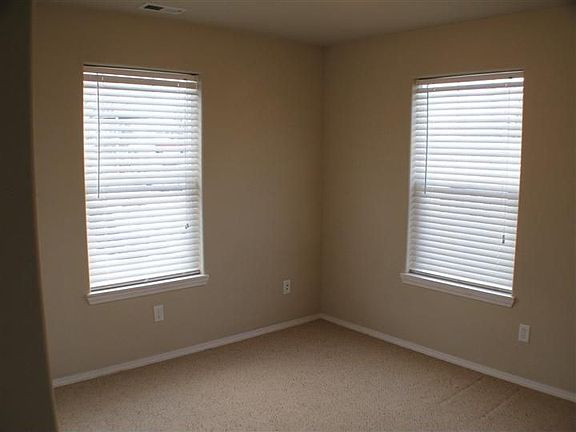 4th image of 2115 Livingston Ave
