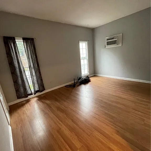 112 Houston St #1 — Photo 4