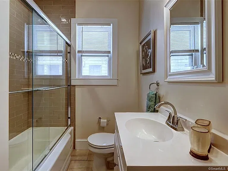 3 bed, 1250 sqft, $2,600 — Photo 4