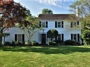 20850 Sydenham Rd, Shaker Heights, OH 44122