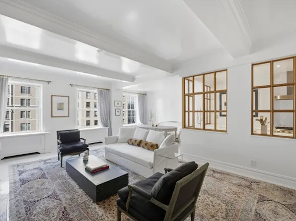 891 Park Avenue image 4 of 12