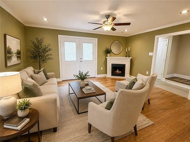 7611 Mayfair Pl — Photo 2