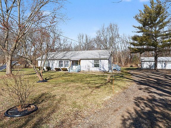 2nd image of 4827 Paradise Rd W