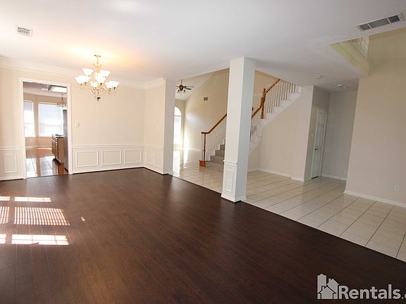 2nd image of 4316 Southgate Dr
