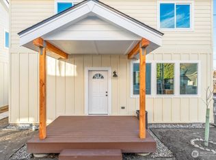 409 E Okanogan Avenue, Chelan, WA 98816