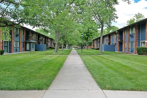 Kingston Square Photo 1