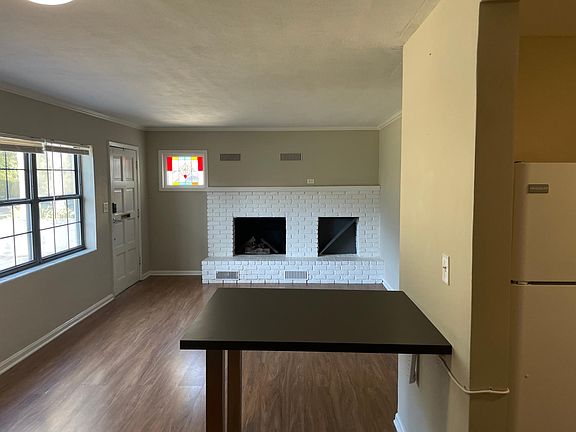 Living/Dining Room Area