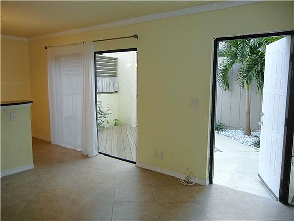 2nd image of 1605 S Us Hwy 1 APT 6B