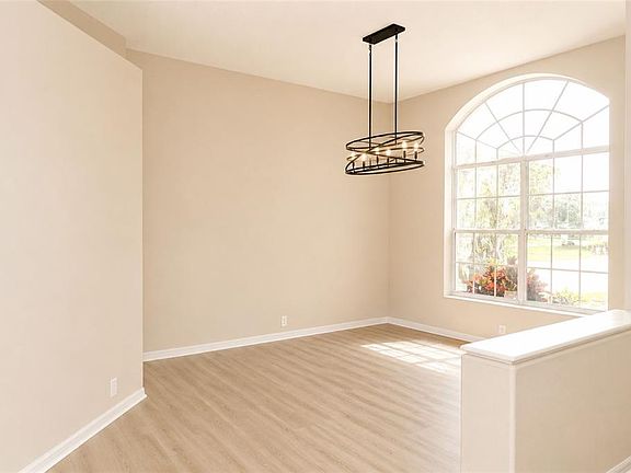 4th image of 17316 Hialeah Dr