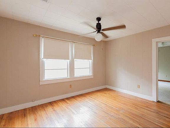 3rd image of 422 Glenmore Ave