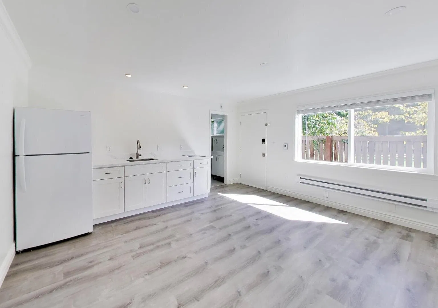 Updated Studio in Downtown Palo Alto! — Photo 2
