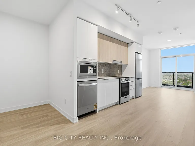 5105 Hurontario St #1601 — Photo 1
