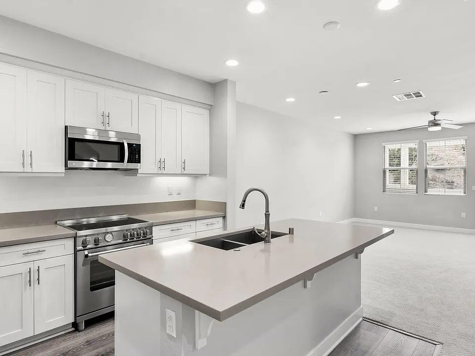 1103 Plumeria Way